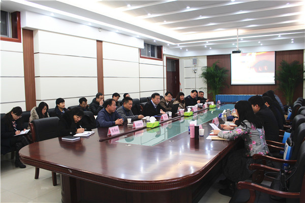 重点专业评估组到郑州市电子信息工程学校检查评估.JPG