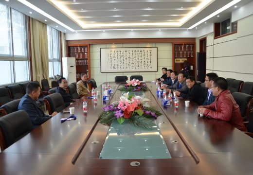 尹洪斌副厅长与各校领导及企业代表座谈交流