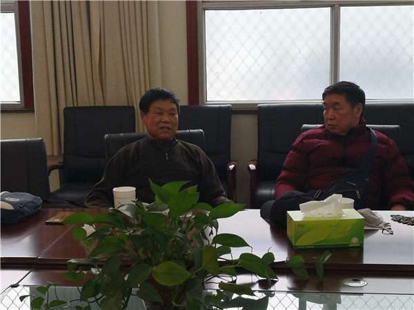 3.军转干部畅谈生活感受.jpg