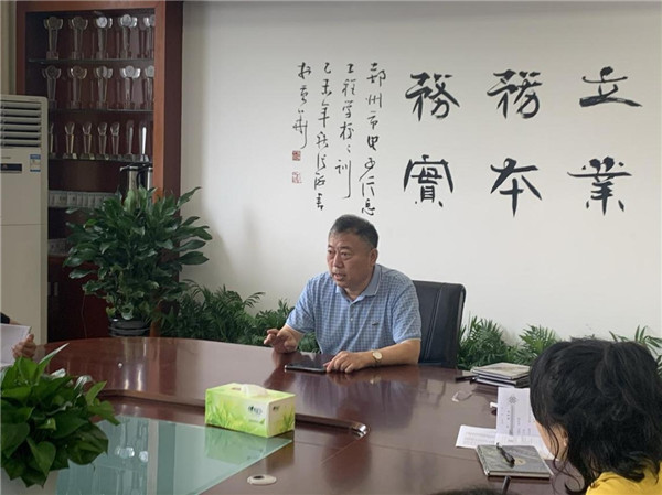 5.校党委书记、校长李京辉对班主任工作给与指导、提出希望.jpg