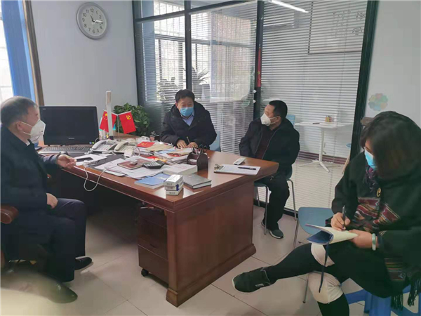 3防控初期领导班子（自左向右：李京辉、高勤华、焦火锡、于蓉）召开防控专题会议.jpg