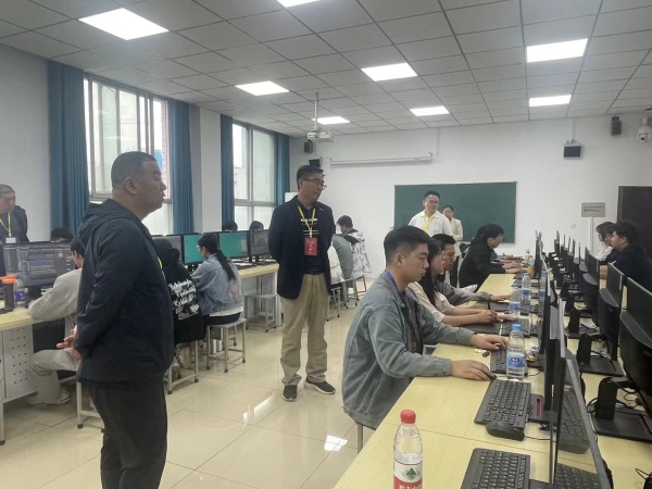 比赛现场.jpg