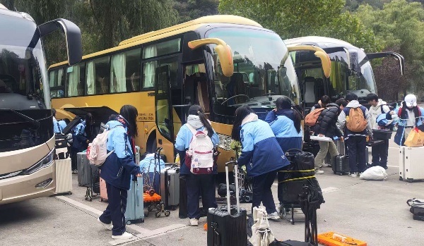 数字艺术系学子赴安阳林州石板岩开启写生之旅